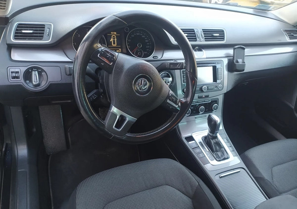 Volkswagen Passat cena 24500 przebieg: 304000, rok produkcji 2012 z Supraśl małe 67